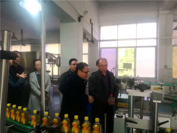 重庆市万州区政协副主席徐素环先生一行在重庆市树上鲜食品（集团）调研、视察工作！